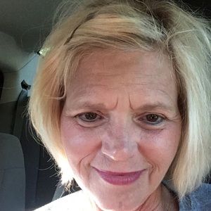 Meet your Posher, Carla